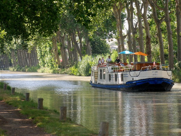 CRUCEROS FLUVIALES CANALES DE FRANCIA CANAL DU MIDI CLAIR DE LUNE DESCUENTOS OFERTAS CRUCEROS EN FAMILIA CRUCEROS EN GRUPO ALQUILER CHARTER DE CRUCEROS BARCOS PRIVADOS CRUCEROS SUR DE FRANCIA CANAL DU MIDI FRANCIA FRANCE BARGE CRUISES